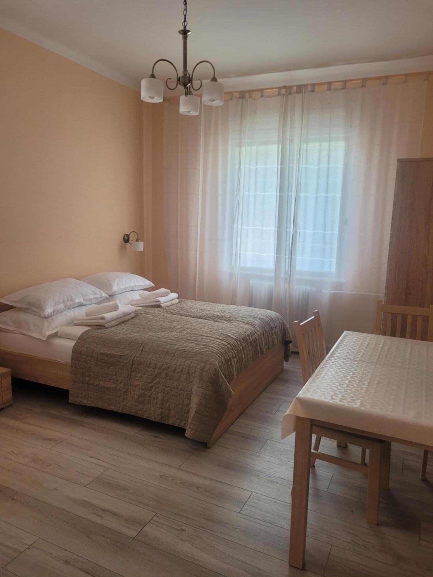Azta Central Apartments ヘーヴィーズ エクステリア 写真