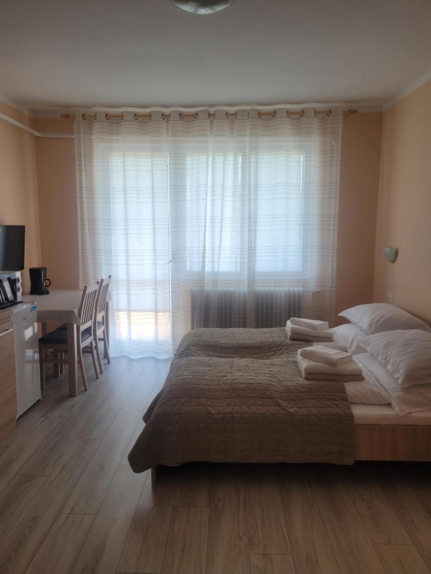 Azta Central Apartments ヘーヴィーズ エクステリア 写真