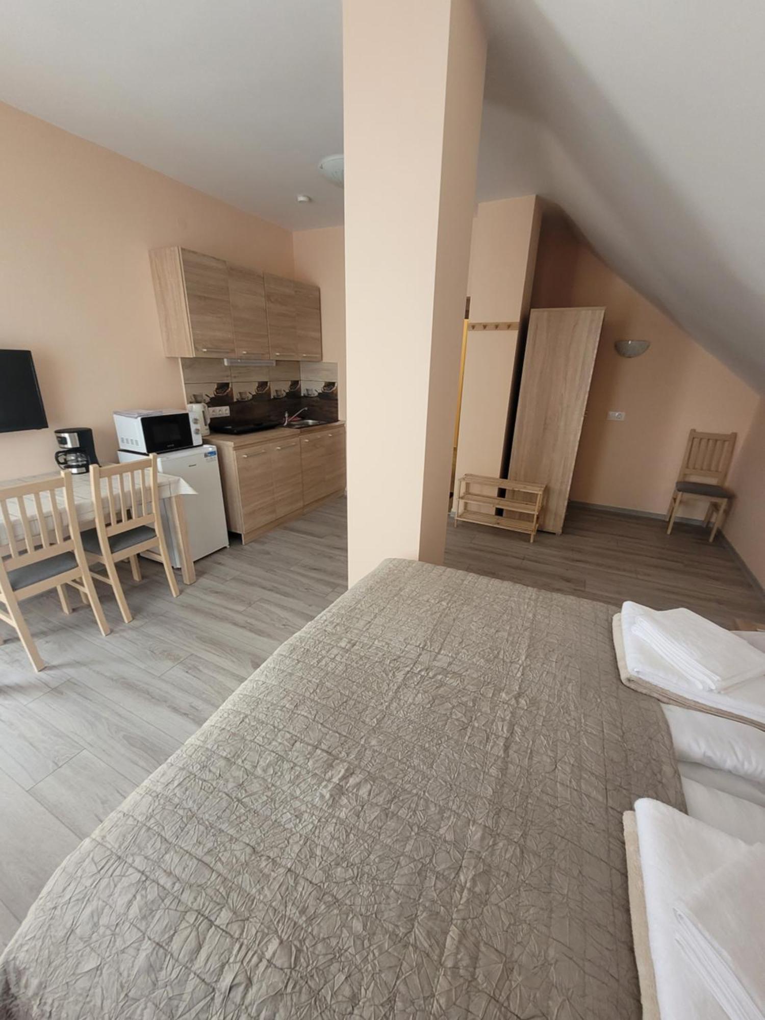 Azta Central Apartments ヘーヴィーズ エクステリア 写真