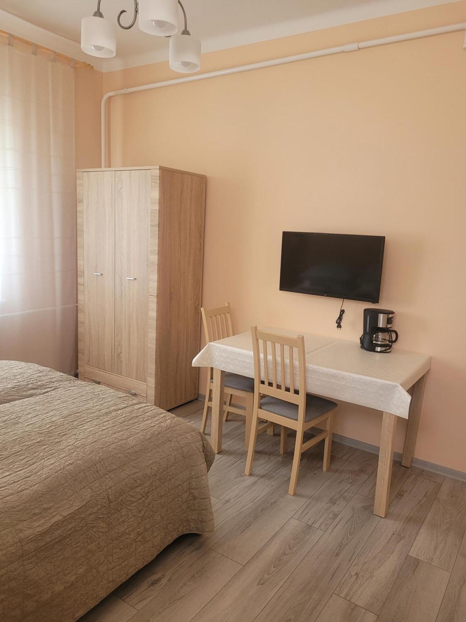 Azta Central Apartments ヘーヴィーズ エクステリア 写真