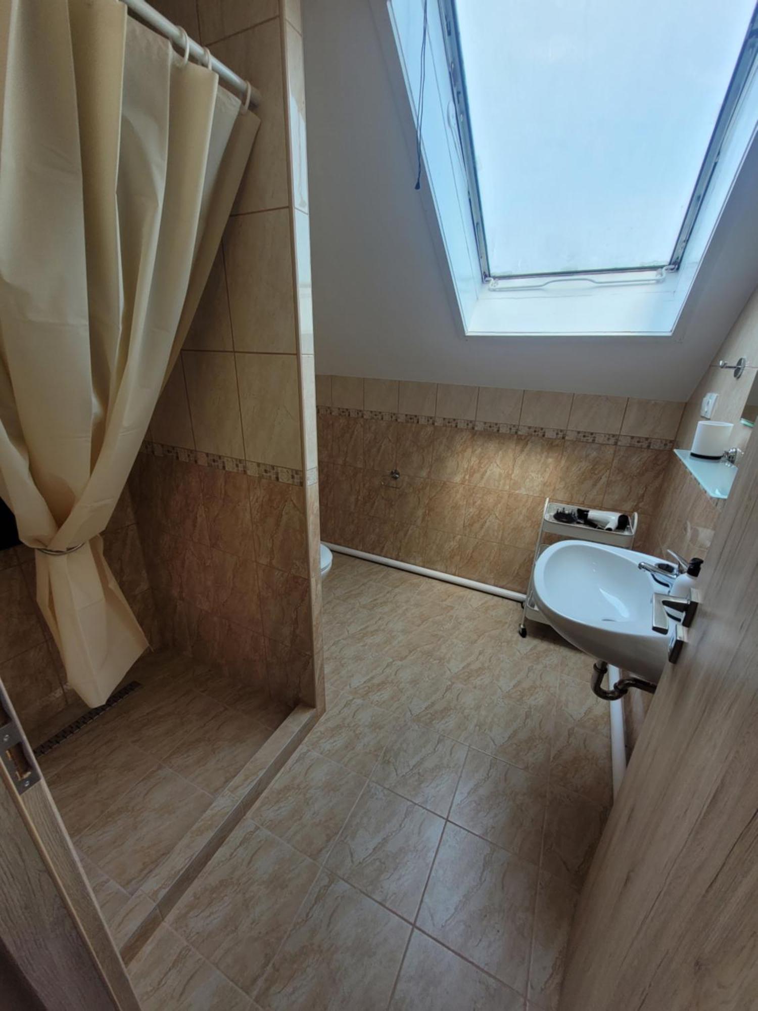 Azta Central Apartments ヘーヴィーズ エクステリア 写真